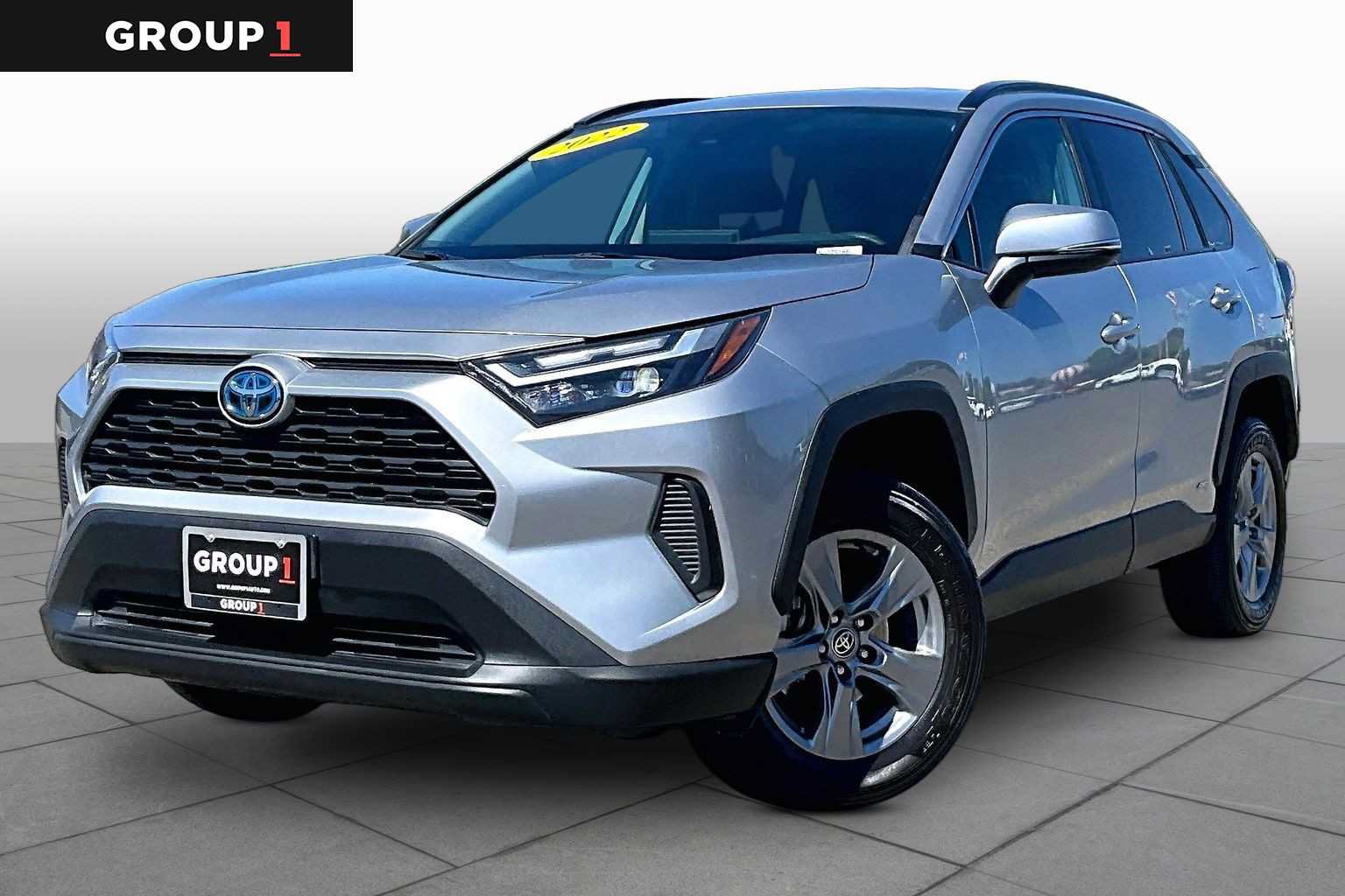 Used 2022 Toyota RAV4 XLE AWD/4WD image 1