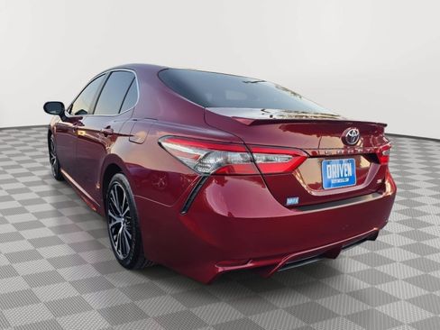 Used 2018 Toyota Camry SE FWD image 6