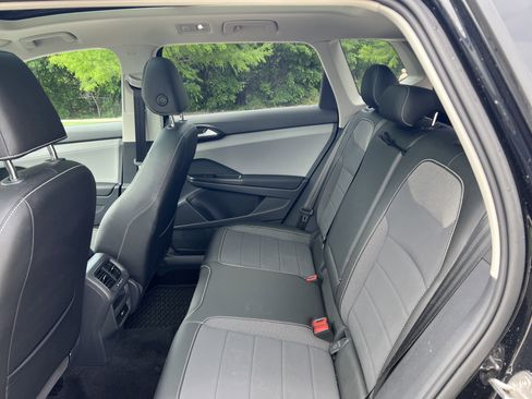 Certified 2023 Volkswagen Taos SE w/ Panoramic Sunroof Package FWD image 29