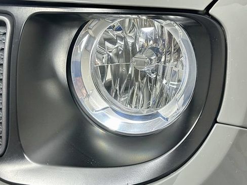 Used 2023 Jeep Renegade Trailhawk w/ Sun/Sound Group AWD/4WD image 24