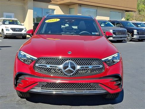 Used 2025 Mercedes-Benz GLC 300 4MATIC image 2