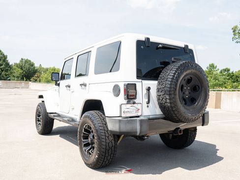 Used 2014 Jeep Wrangler Unlimited Sahara AWD/4WD image 5
