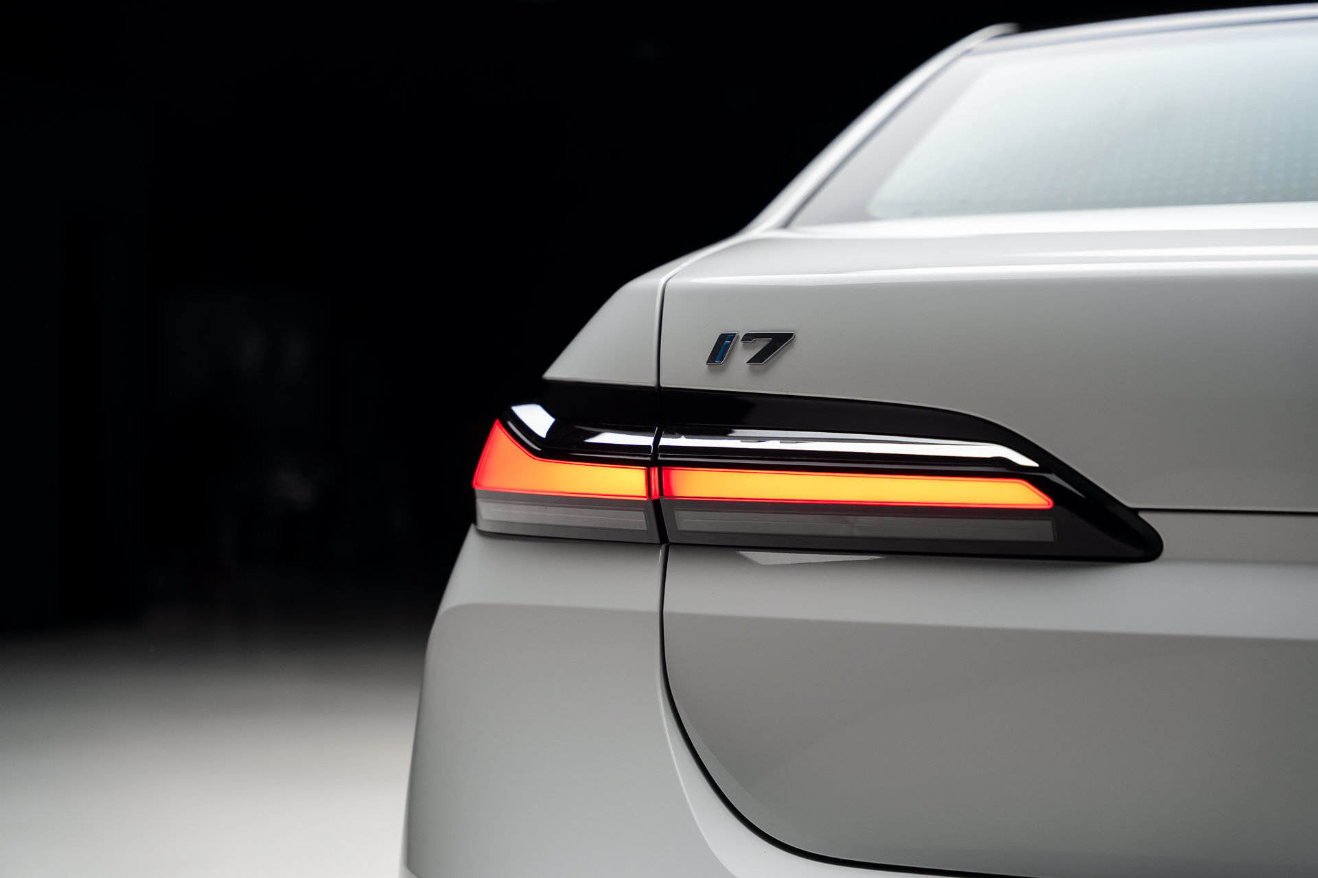 Used 2024 BMW i7 eDrive50 w/ Executive Package RWD image 28