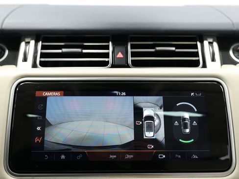 Used 2020 Land Rover Range Rover HSE image 24