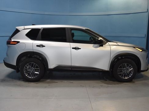 Certified 2025 Nissan Rogue S image 18