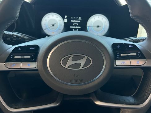 Used 2025 Hyundai Elantra SEL FWD image 25