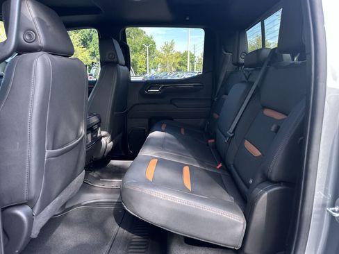 Used 2024 GMC Sierra 1500 AT4 w/ Technology Package AWD/4WD image 14