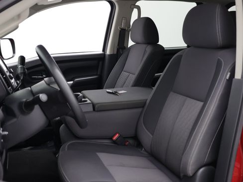 Used 2022 Nissan Titan SV RWD image 18