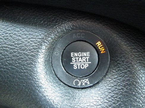 Used 2021 Jeep Cherokee Latitude Lux w/ Comfort/Convenience Group image 20