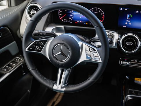 New 2026 Mercedes-Benz GLB 250 image 13