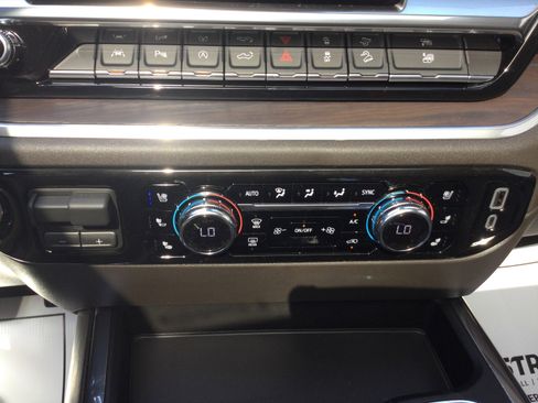 New 2026 GMC Sierra 1500 SLT w/ SLT Premium Plus Package AWD/4WD image 14