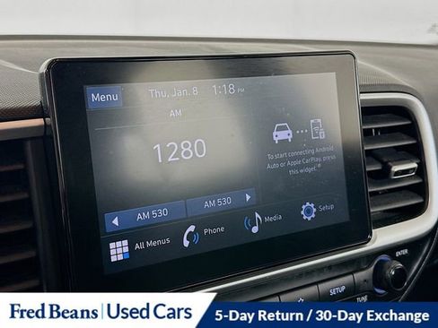 Used 2023 Hyundai Venue SEL image 16