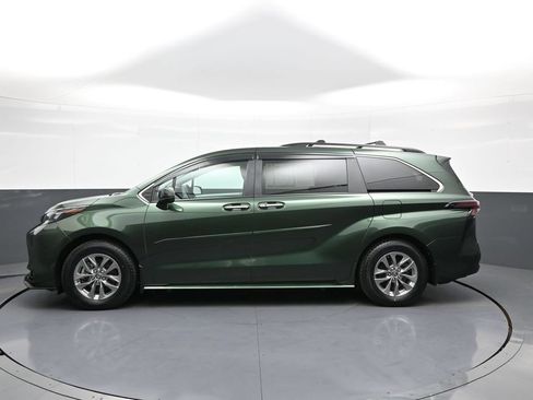 Certified 2025 Toyota Sienna XLE w/ XLE Plus Package AWD/4WD image 9
