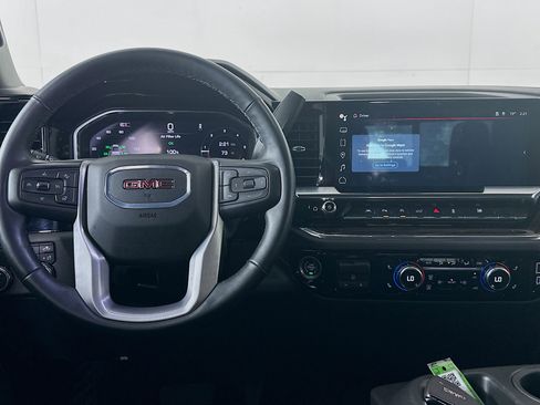 Used 2024 GMC Sierra 1500 SLE w/ Preferred Package image 18