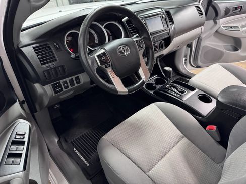 Used 2015 Toyota Tacoma 4x4 Double Cab w/ Convenience Package image 16