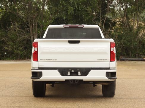 Used 2022 Chevrolet Silverado 1500 Custom AWD/4WD image 6