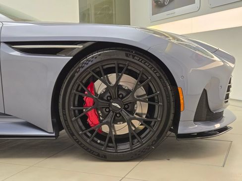 Used 2025 Aston Martin DB12 Coupe RWD image 8