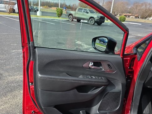 New 2026 Chrysler Pacifica Select w/ S Appearance Package image 12