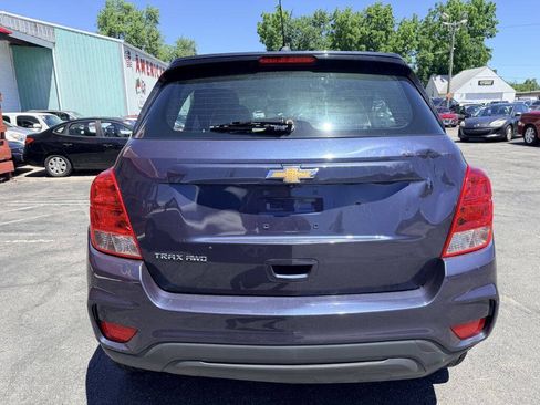 Used 2019 Chevrolet Trax LS AWD/4WD image 4