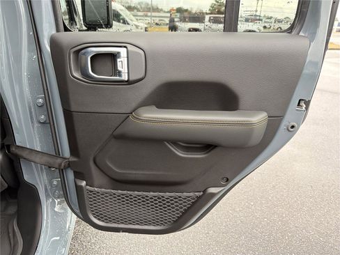 New 2026 Jeep Gladiator Sport image 13