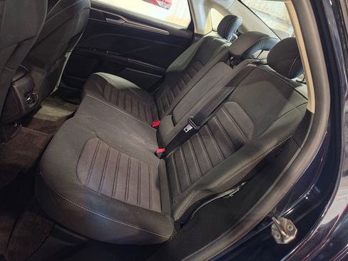 Used 2020 Ford Fusion SE image 7
