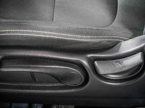 Used 2016 Kia Soul + image 19