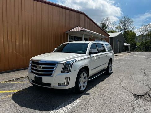 Used 2015 Cadillac Escalade ESV Luxury image 1