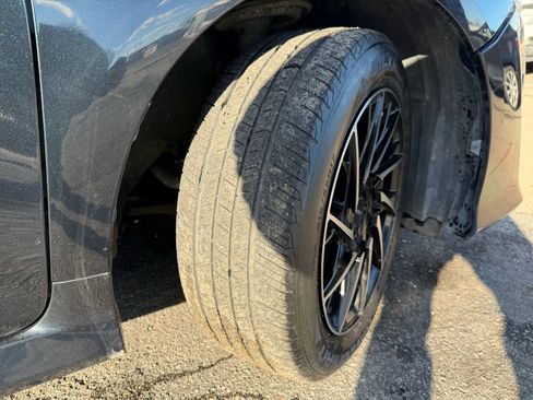 Used 2013 Toyota Camry L image 24