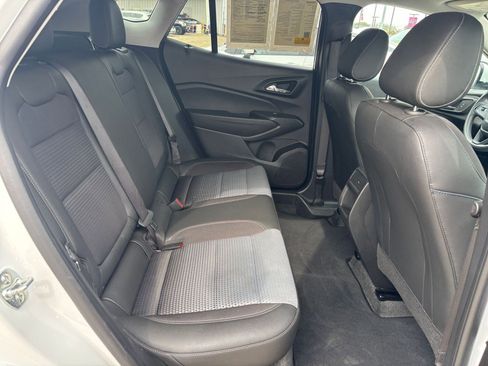 Used 2025 Chevrolet Trax LT image 24