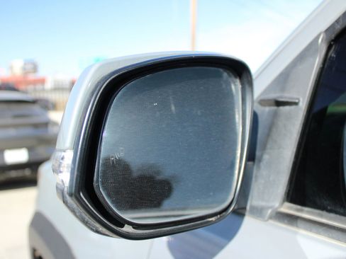 Used 2020 Toyota Tacoma TRD Sport image 17