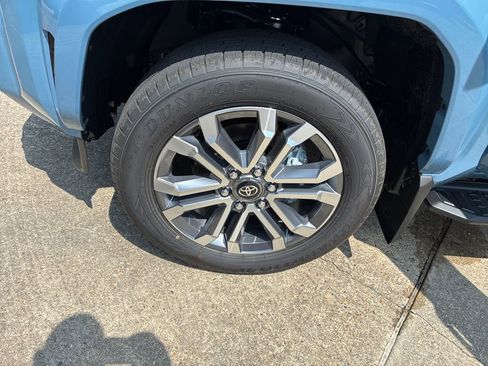 New 2026 Toyota 4Runner Limited AWD/4WD image 38