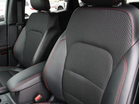Used 2025 Ford Escape ST-Line w/ Tech Pack #1 AWD/4WD image 5