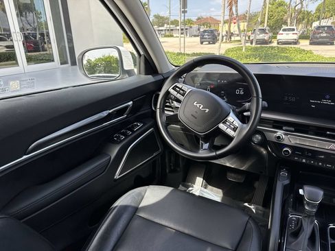Used 2024 Kia Telluride S FWD image 21