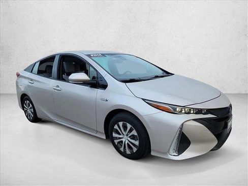 Used 2019 Toyota Prius Prime Plus image 3