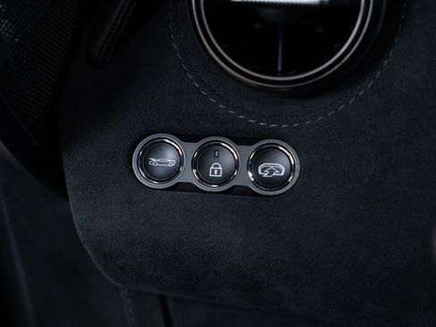 Used 2018 McLaren 720S Performance RWD image 51