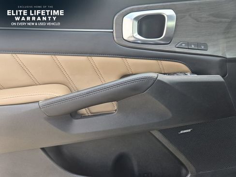 Certified 2025 Kia Sorento SX Prestige w/ Olive Brown Leather Package AWD/4WD image 17