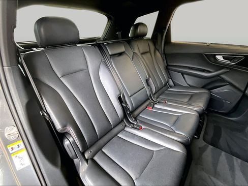 Used 2019 Audi Q7 3.0T Prestige w/ Prestige Package AWD/4WD image 18