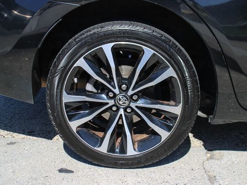 Used 2017 Toyota Corolla SE image 33