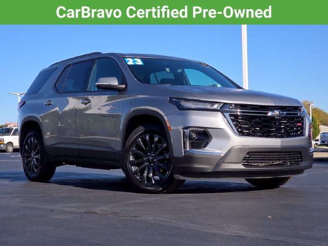 Used 2023 Chevrolet Traverse RS AWD/4WD image 2