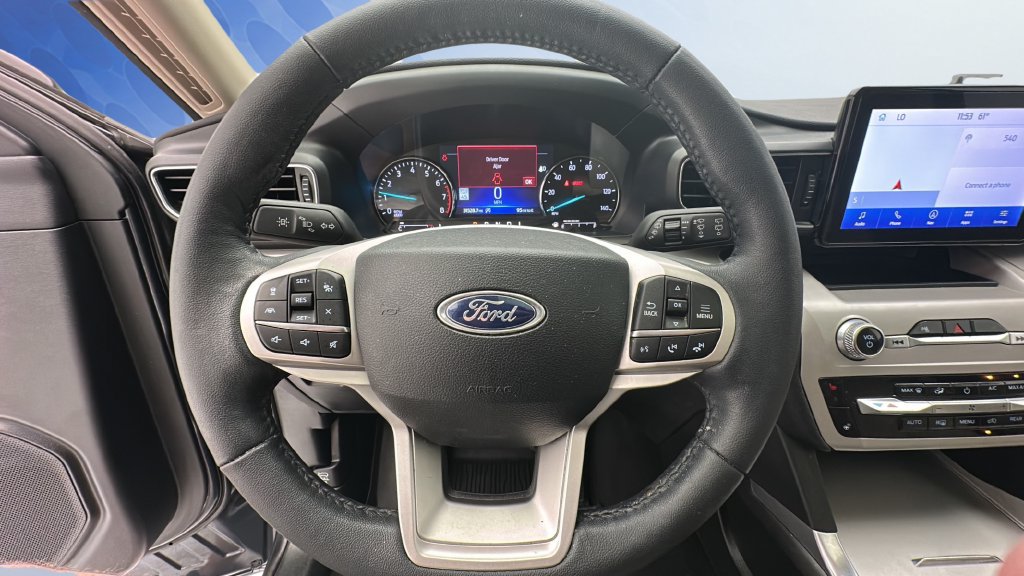 Used 2023 Ford Explorer XLT w/ Equipment Group 202A AWD/4WD image 14