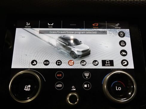 Used 2019 Land Rover Range Rover Velar R-Dynamic SE AWD/4WD image 50