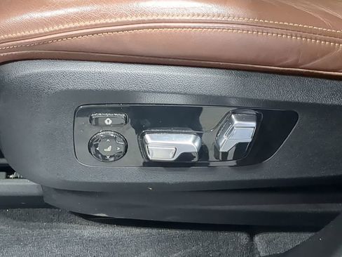 Used 2024 BMW X5 M60i image 17