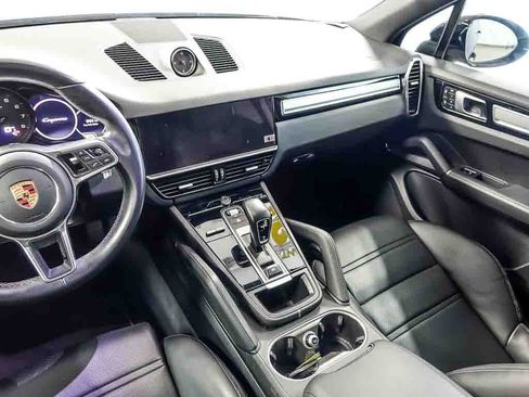 Used 2022 Porsche Cayenne Platinum Edition AWD/4WD image 15