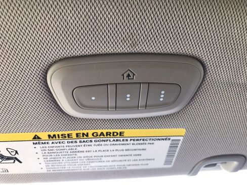 Used 2021 Chrysler Voyager Lxi FWD image 20