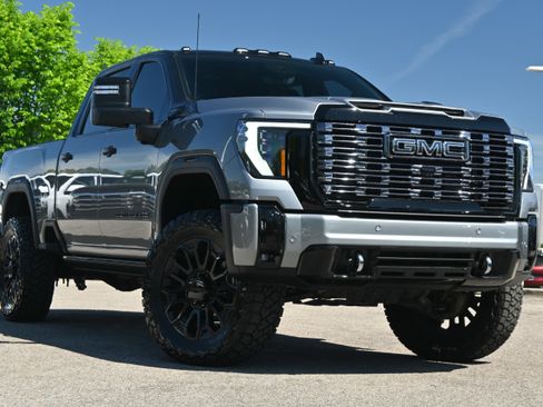 Used 2026 GMC Sierra 2500 Denali Ultimate w/ Max Trailering Package image 2