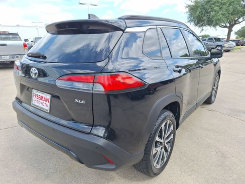 Used 2023 Toyota Corolla Cross XLE FWD image 6