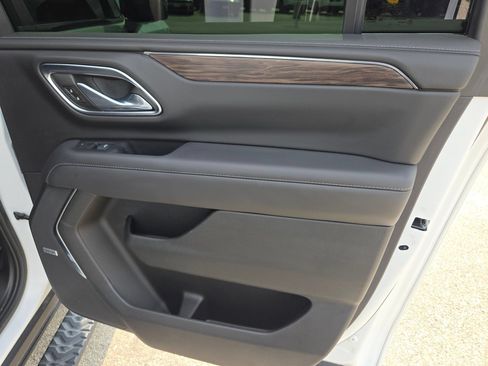 Used 2023 Chevrolet Suburban Z71 w/ Luxury Package AWD/4WD image 26