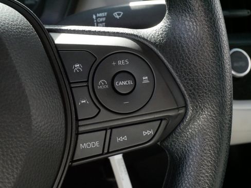 Used 2025 Toyota Corolla LE FWD image 25