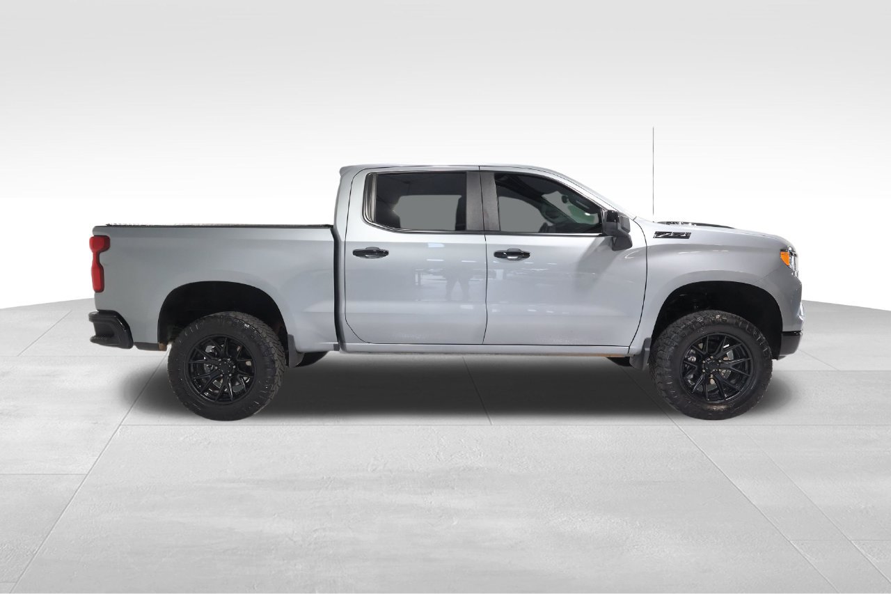 Used 2025 Chevrolet Silverado 1500 LT Trail Boss w/ Convenience Package II AWD/4WD image 5