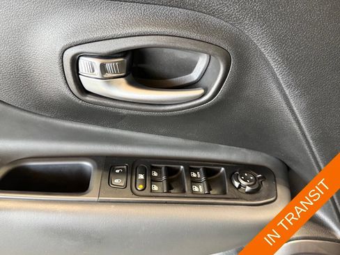 Certified 2022 Jeep Renegade Limited AWD/4WD image 29
